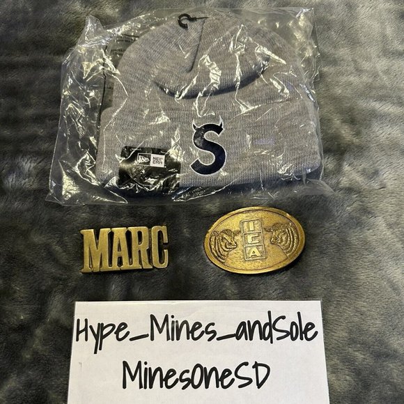 NWT Supreme x New Era S Logo Beanie (FW22) - Heather Grey